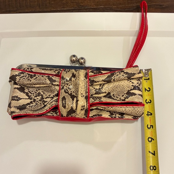 Y2K JESSICA SIMPSON Snakeskin RED PATENT LEATHER Clutch WRISTLET BAG KISSLOCK